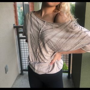 Super cute grungy shirt !